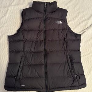 Womens Northface 700 puffer vest sz large.